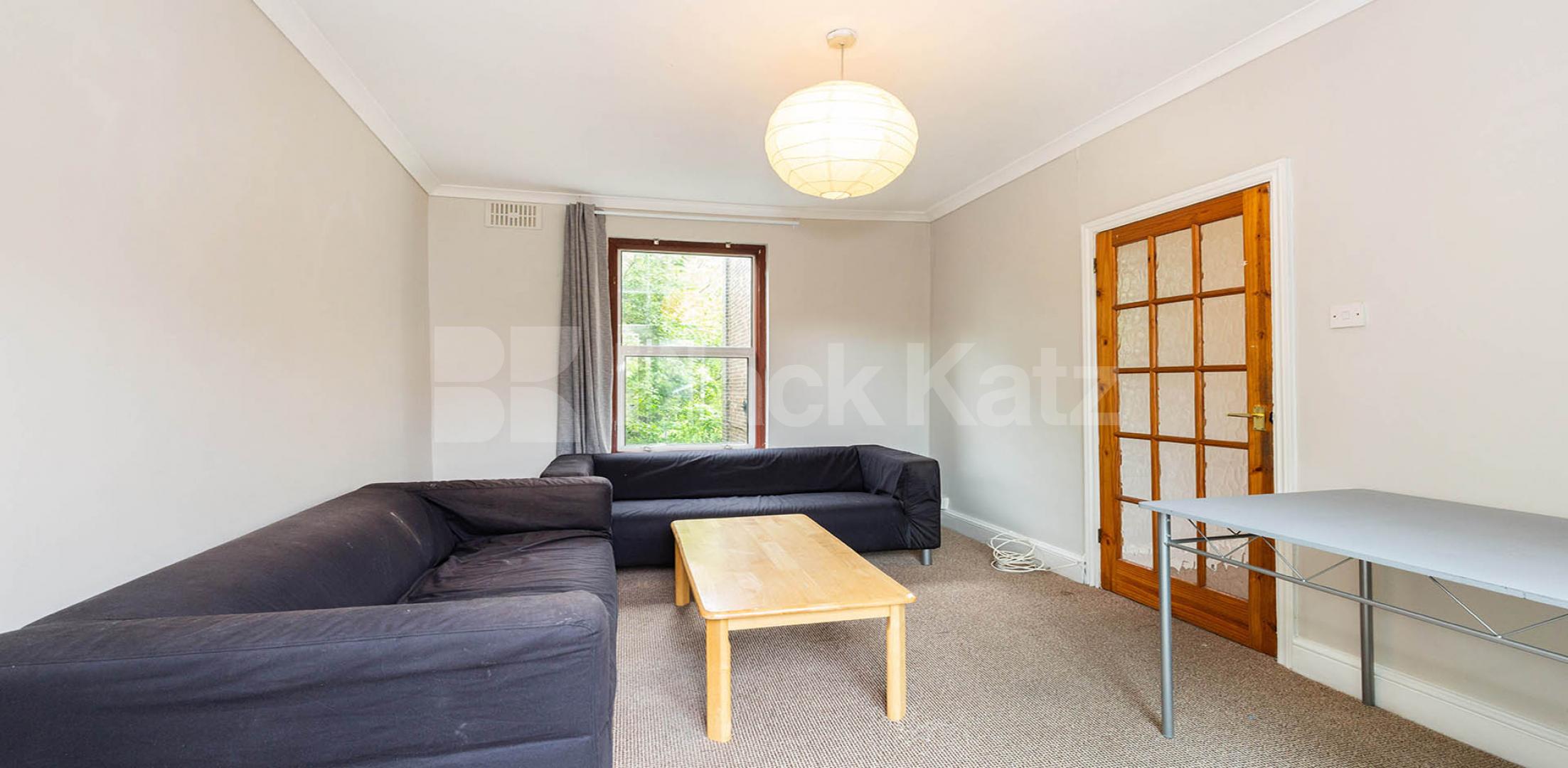 			PRIVATE ROOF TERRACE, 3 Bedroom, 1 bath, 1 reception Flat			 Upper Tollington Park N4, FINSBURY PARK / STROUD GREEN